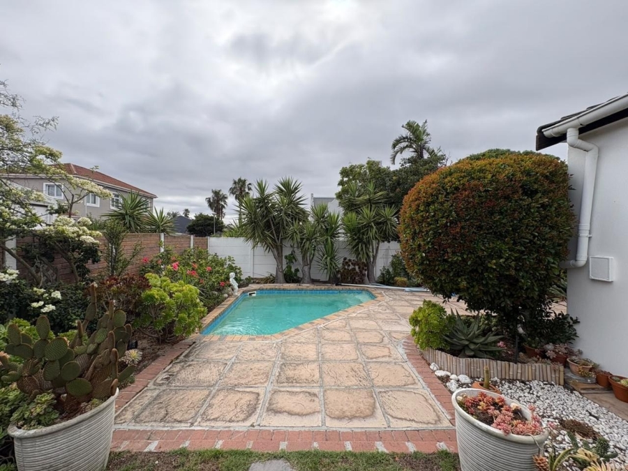 To Let 2 Bedroom Property for Rent in West Beach Western Cape